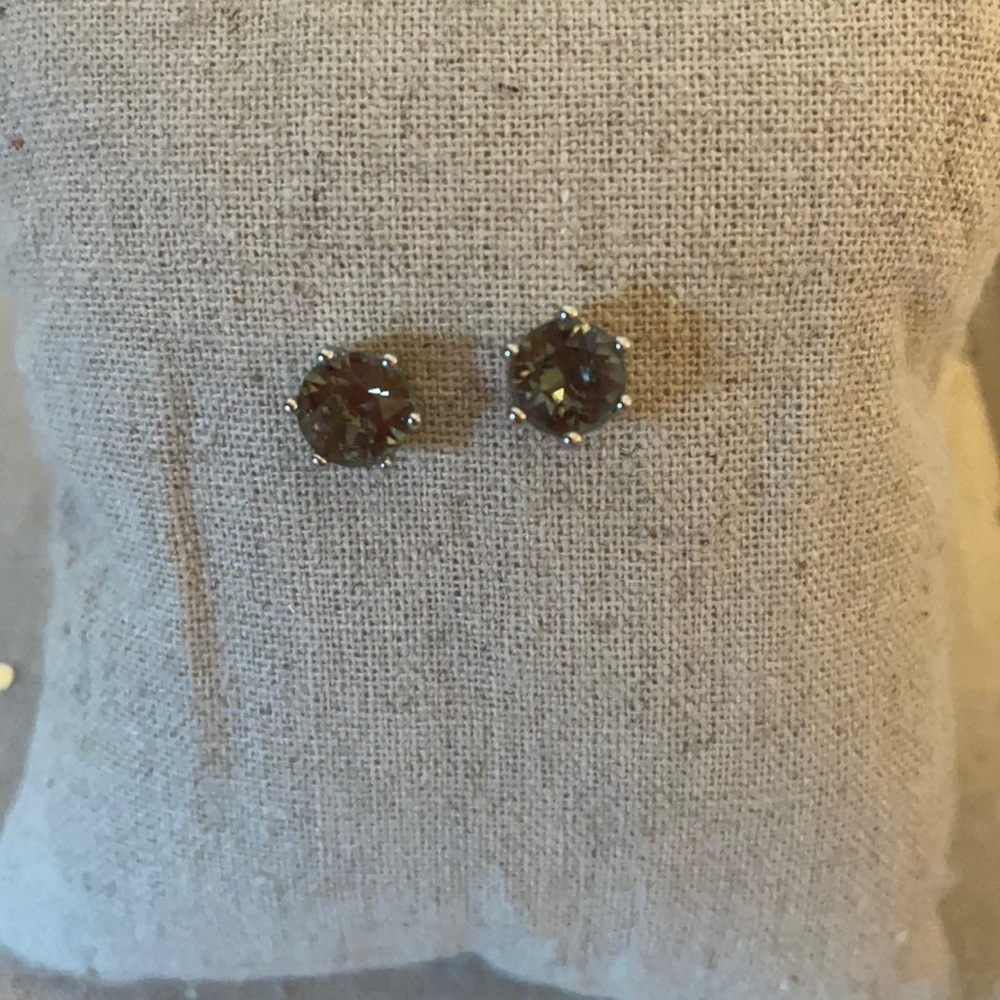 Smokey gray sparkle studs